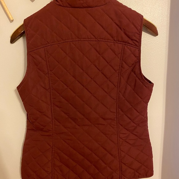 Burgundy vest - Picture 4 of 4